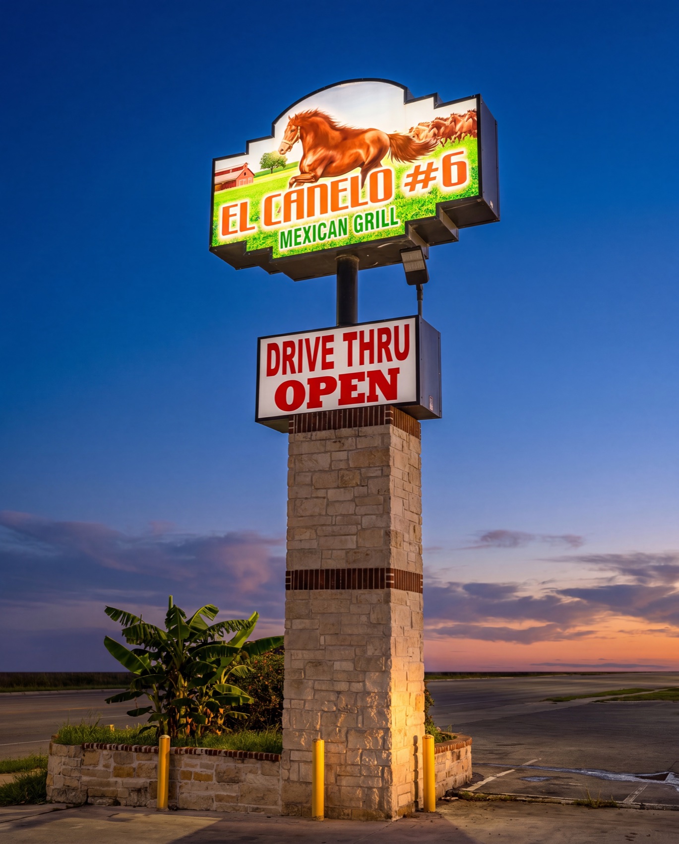 El Canelo #6 pylon sign — Drive Thru Open